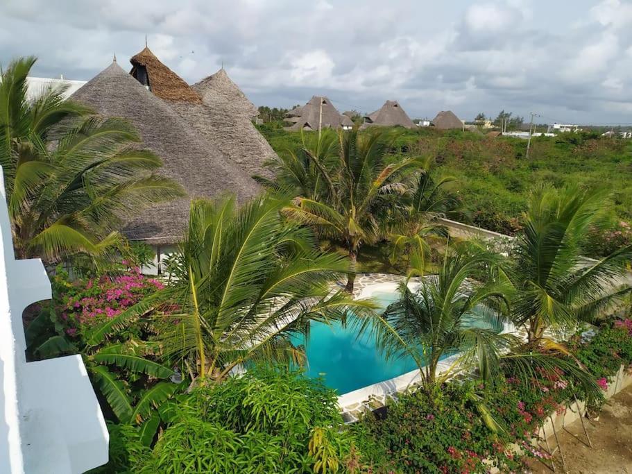 Twiga House Resort Piscina ☆☆☆☆☆ Pearl Beach 瓦塔穆 外观 照片