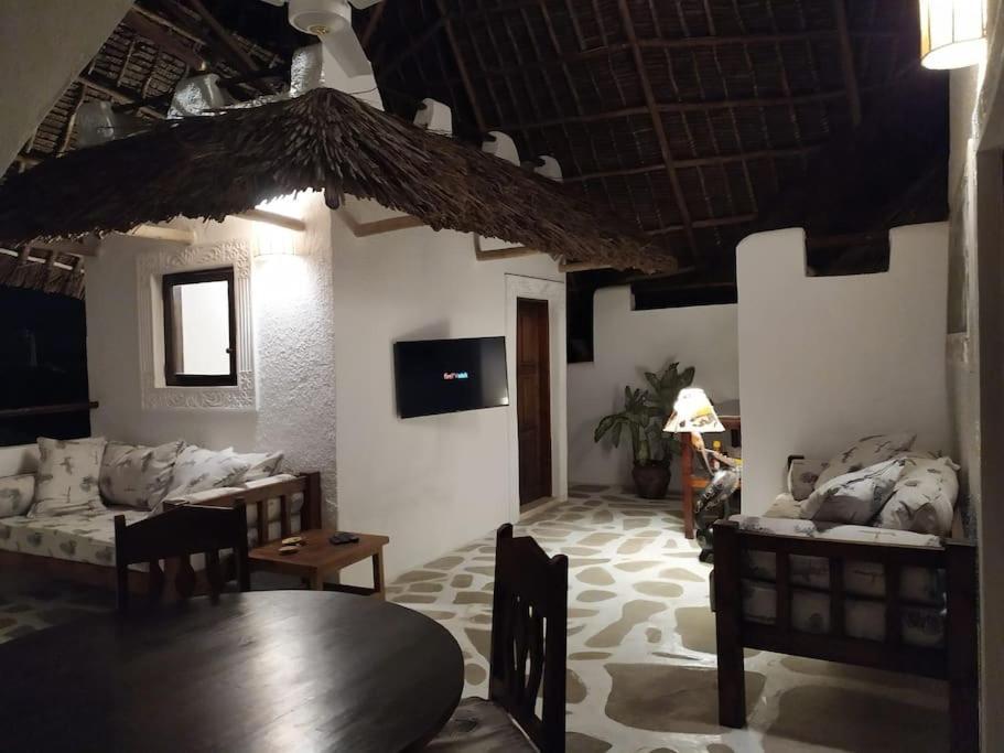 Twiga House Resort Piscina ☆☆☆☆☆ Pearl Beach 瓦塔穆 外观 照片