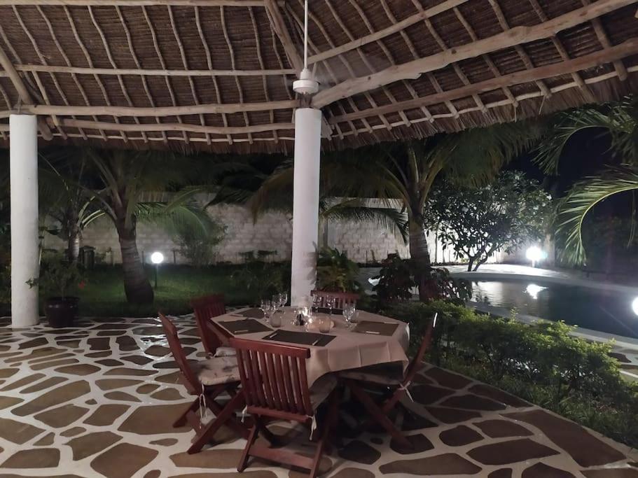 Twiga House Resort Piscina ☆☆☆☆☆ Pearl Beach 瓦塔穆 外观 照片